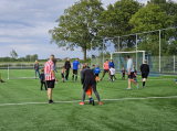 Laatste training S.K.N.W.K. JO7-1 (partijtje tegen de ouders) van maandag 27 mei 2024 (135/180)